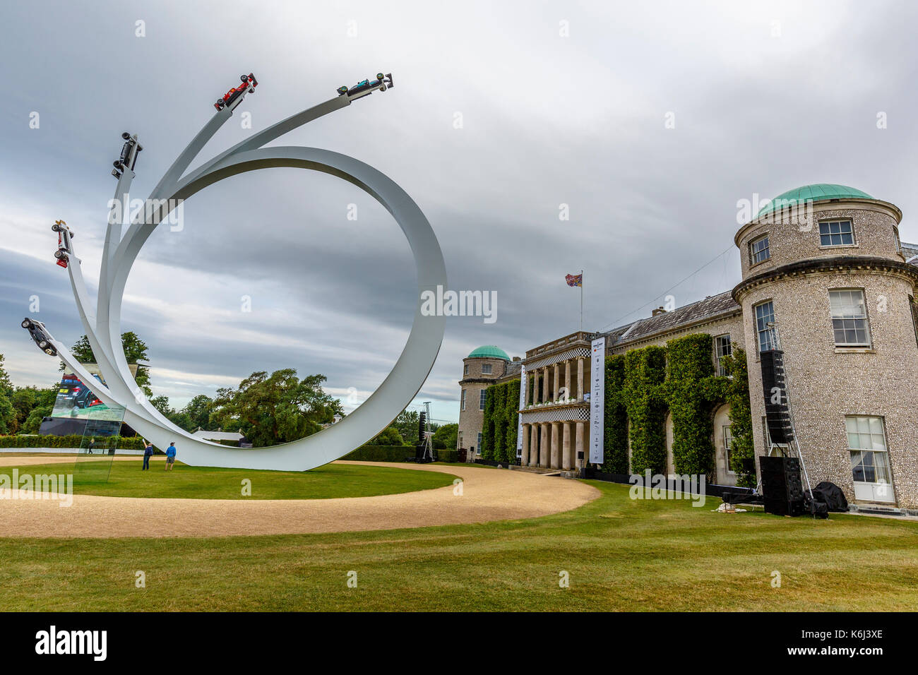 Les cinq âges d'Ecclestone, Gerry judah pièce maîtresse la sculpture à l'goodwwod 2017 Festival of Speed, Sussex, UK. Banque D'Images