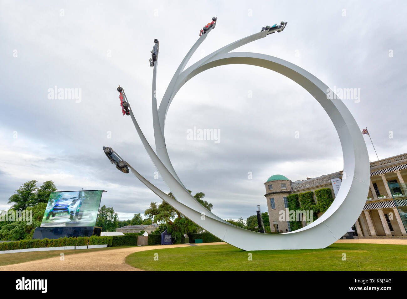 Les cinq âges d'Ecclestone, Gerry judah pièce maîtresse la sculpture à l'goodwwod 2017 Festival of Speed, Sussex, UK. Banque D'Images