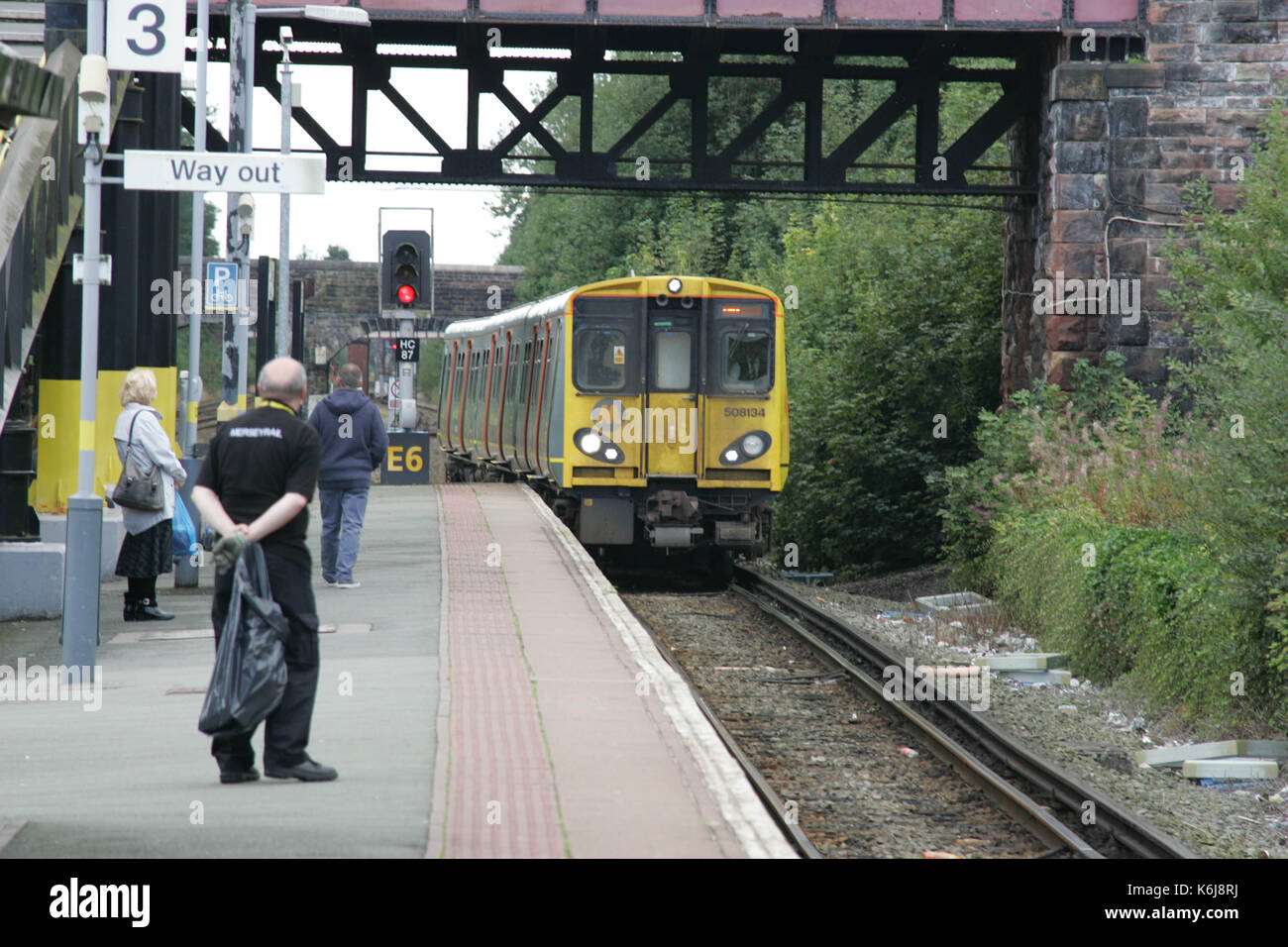 Travailler à la chasse aux trains, Liverpool Banque D'Images