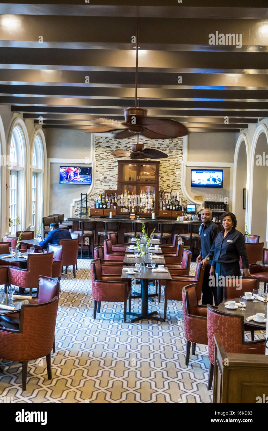 Charleston Caroline du Sud, centre-ville historique, The Mills House Wyndham Grand Hotel, hôtel, bar-salon pub, salon, Black man hommes, femme femmes, travail Banque D'Images
