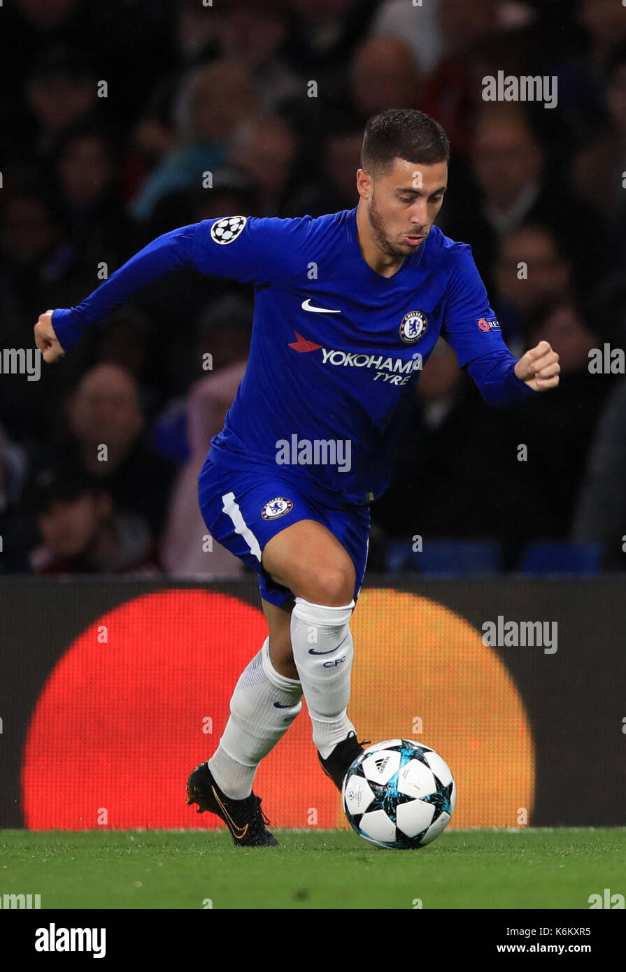 Chelsea's eden hazard en action lors de la Ligue des champions, groupe c match à Stamford Bridge, Londres. Banque D'Images