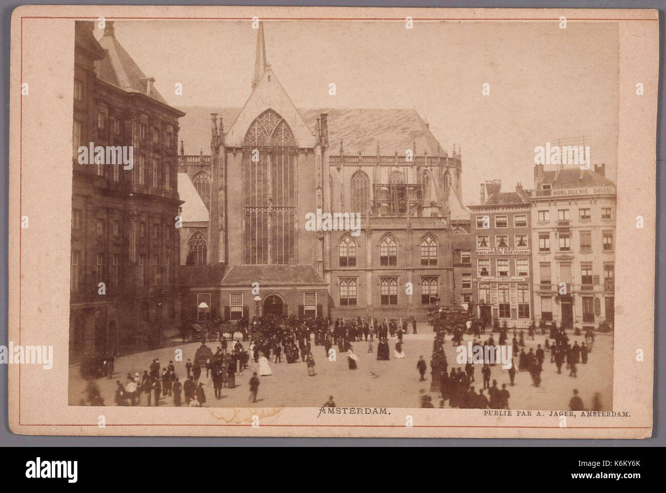 Barrage, noordzijde. Gezicht op de Nieuwe Kerk, rencontré liens een habitude van het Koninklijk Paleis en 156 Dam 6 10 Banque D'Images