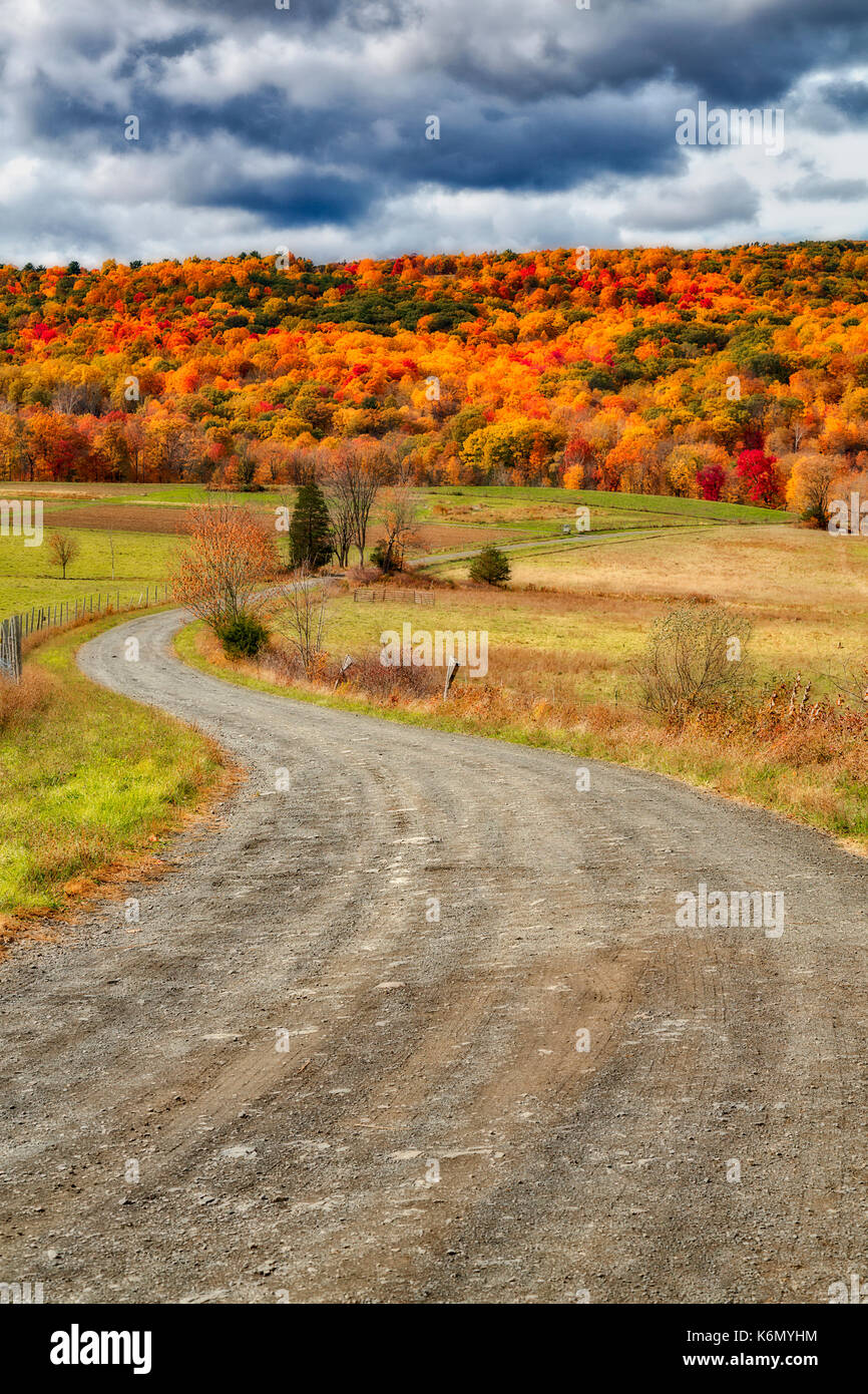 New Paltz Hudson Valley NY II - Point de vue Paltz est, avec l'accueil chaleureux et des couleurs vives de l'automne feuillage de pointe. La Shawangunk Ridge, également connu sous le nom de Banque D'Images