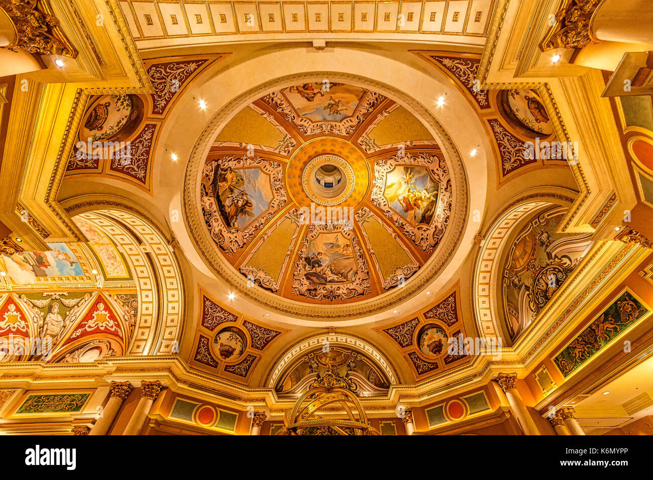 Hall de l'Hôtel Venise - Plafond Plafond et les détails architecturaux de l'art au Venetian Hotel and Casino à Las Vegas, Nevada. Banque D'Images