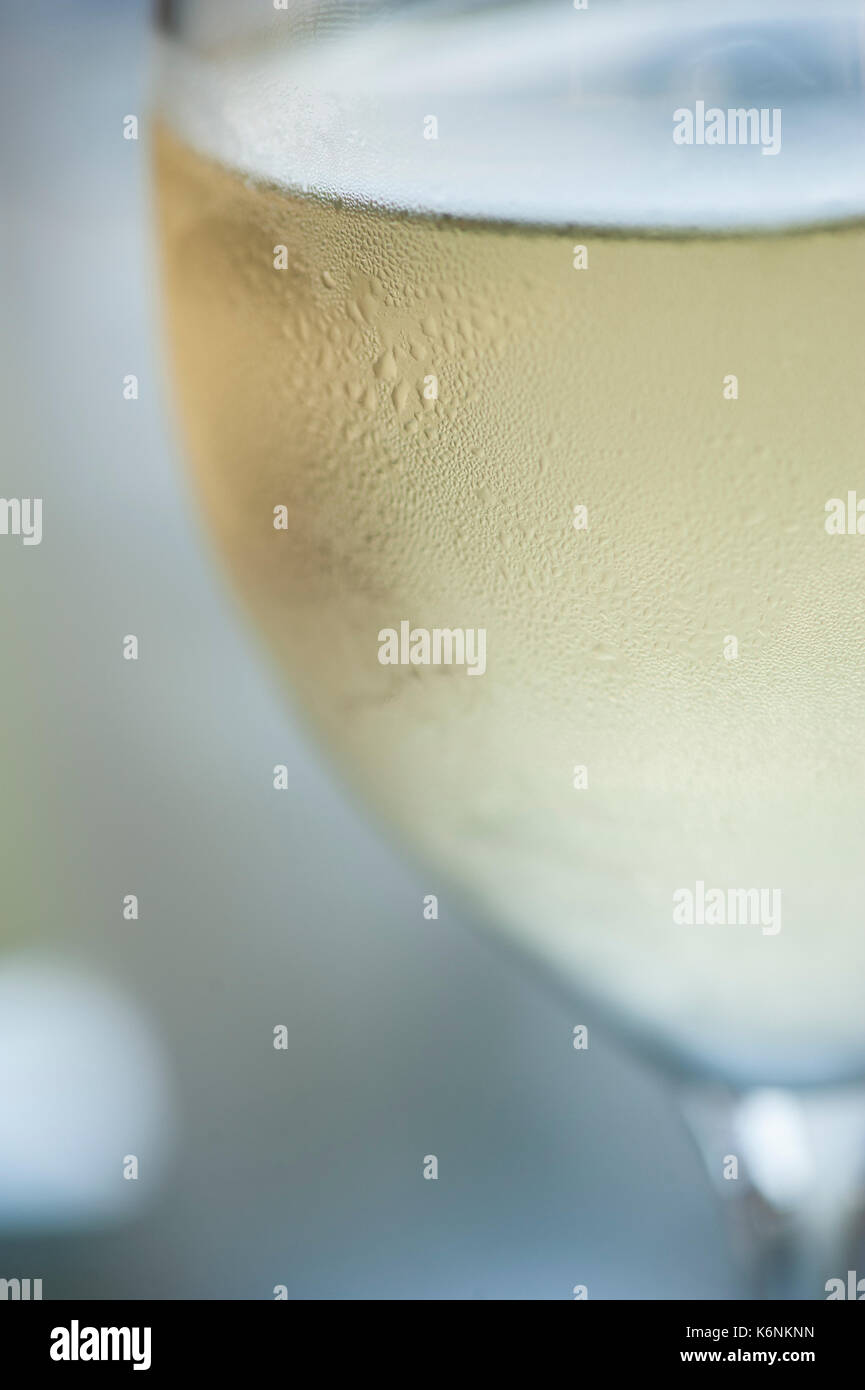 L'humidité se condense sur un verre à vin Banque D'Images