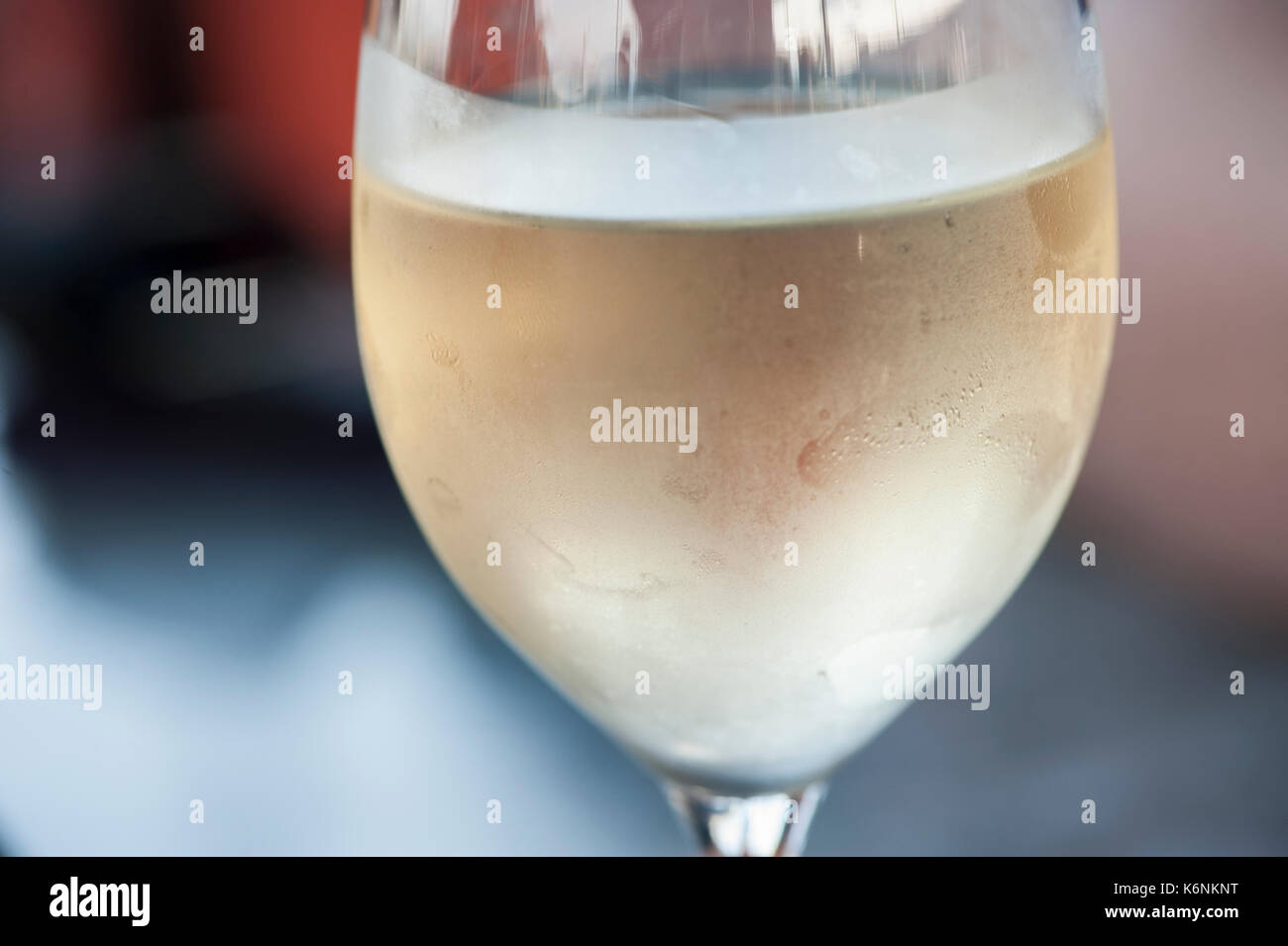 L'humidité se condense sur un verre à vin Banque D'Images