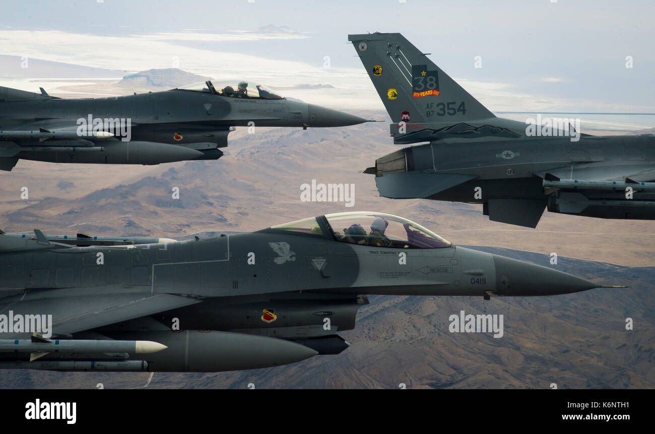 US Air Force F-16 vipères vol Formation Banque D'Images