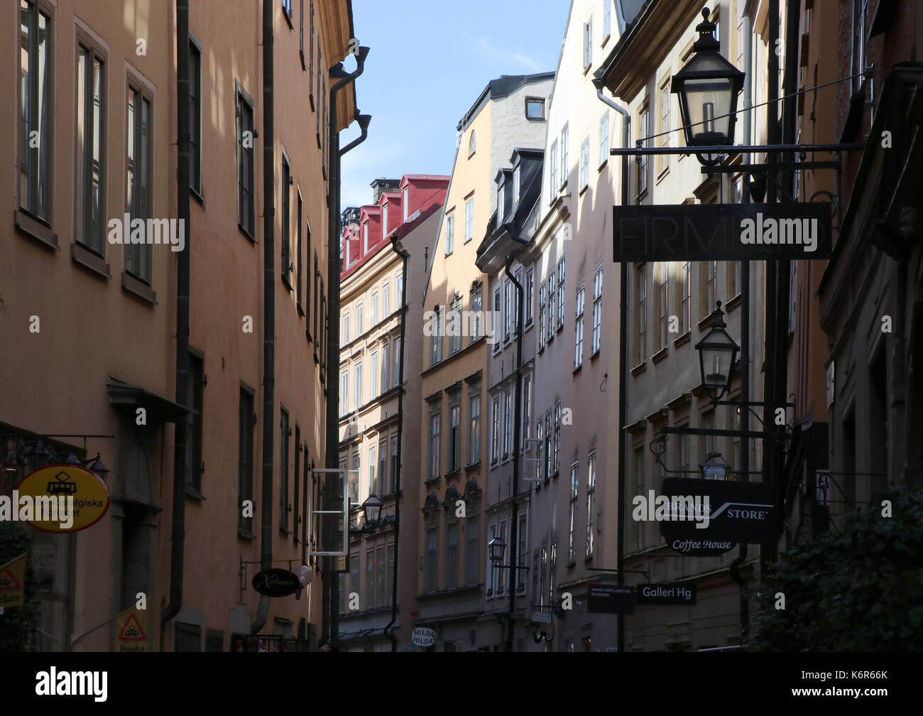 Stockholm, Suède. 12 juin, 2017. ruelles et vieux bâtiments avec façades historiques composent la vieille ville (Gamla Stan) dans la capitale suédoise Stockholm. prises 12.06.2017. photo : Peter Zimmermann/dpa-zentralbild/zb | worldwide/dpa/Alamy live news Banque D'Images