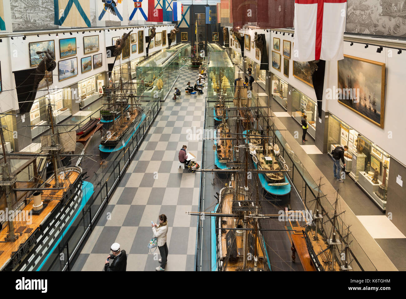 St. Petersburg, Russie - 02 juin. 2017. haut voir l'intérieur du musée naval de krioukov barracks Banque D'Images