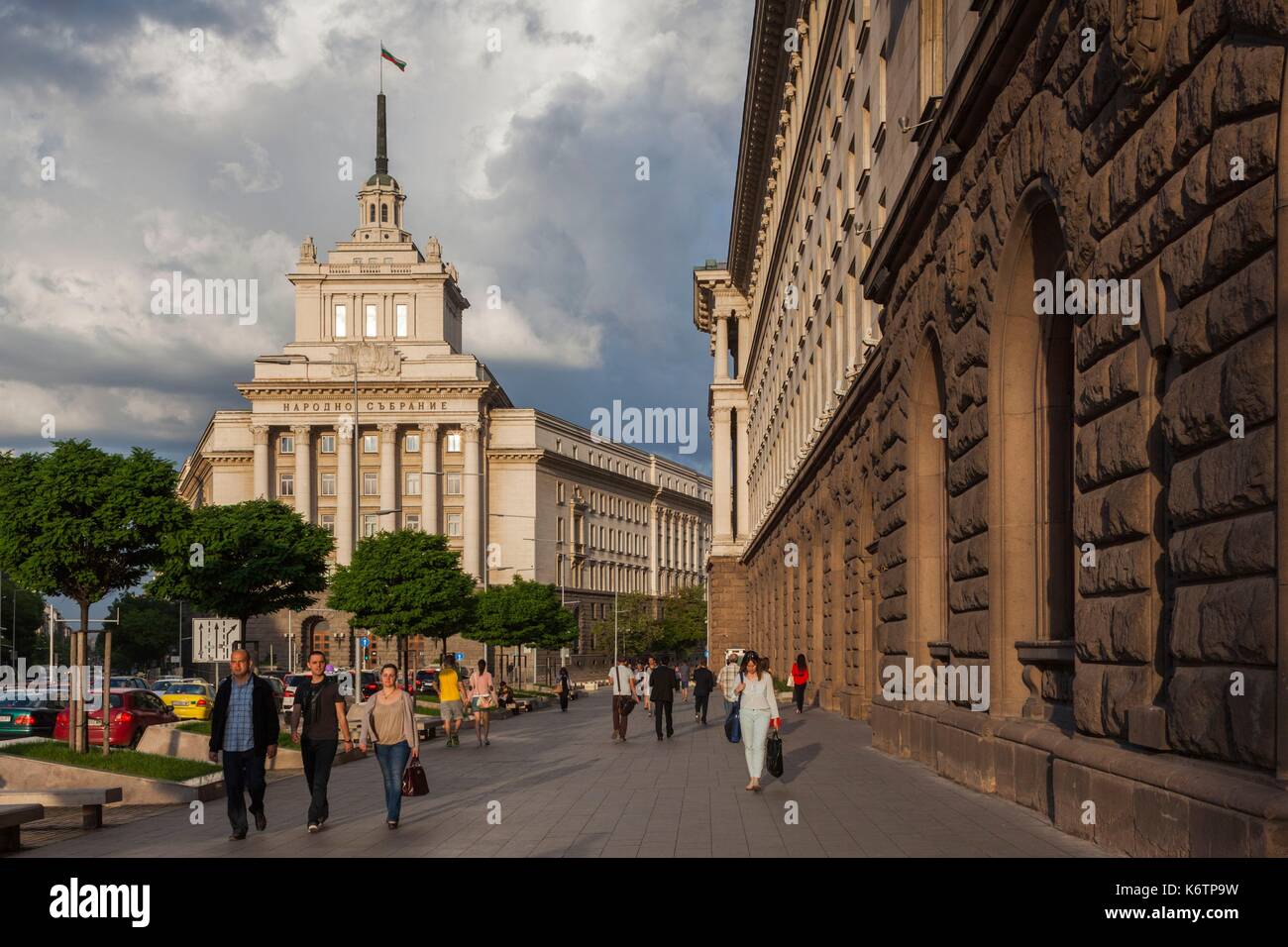 Bulgarie, Sofia, Ploshtad place Nezavisimost, gouvernement bâtiment anciennement le siège du Parti communiste bulgare Banque D'Images