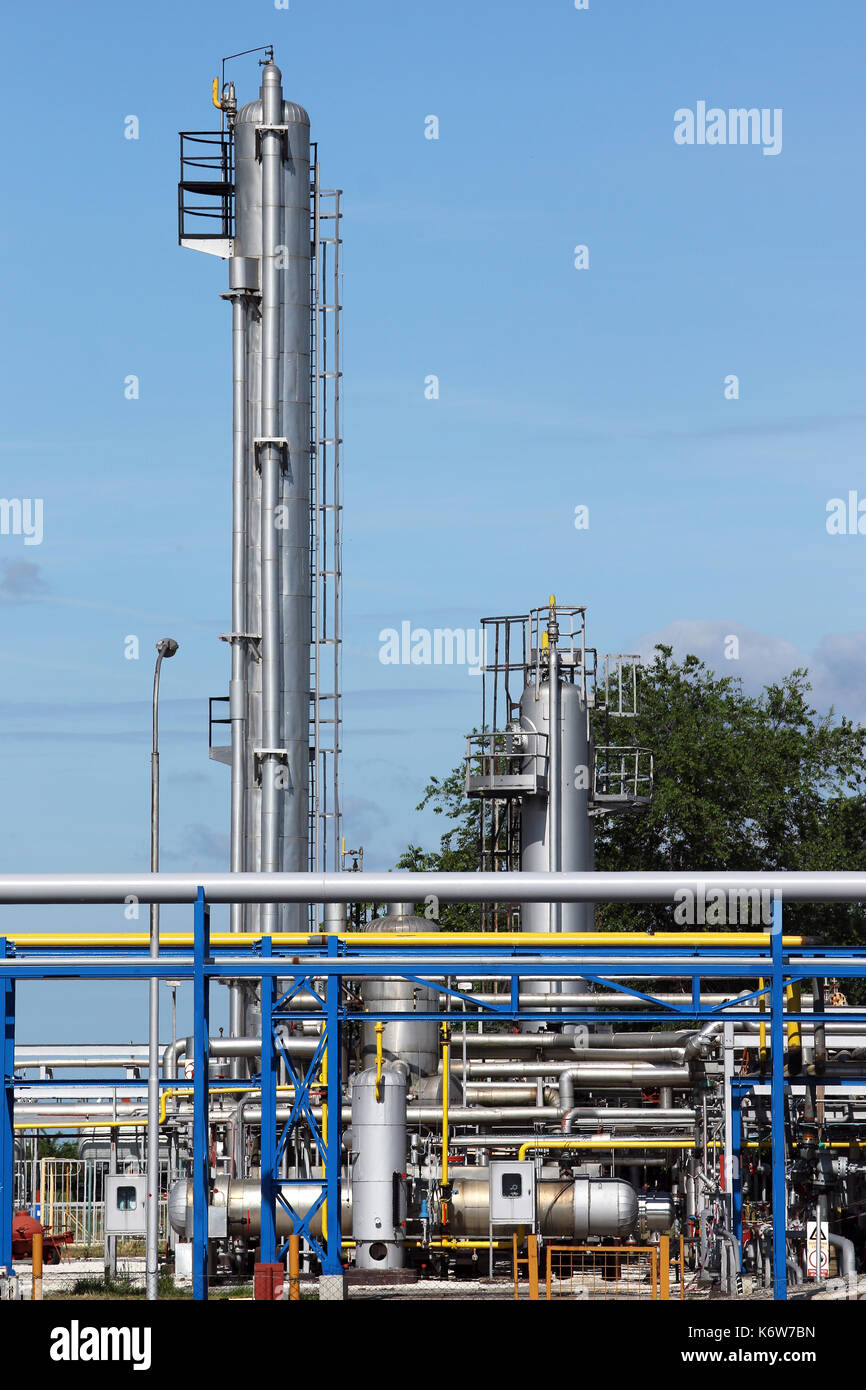 L'industrie du pétrole de la raffinerie et de l'équipement des pipelines Banque D'Images