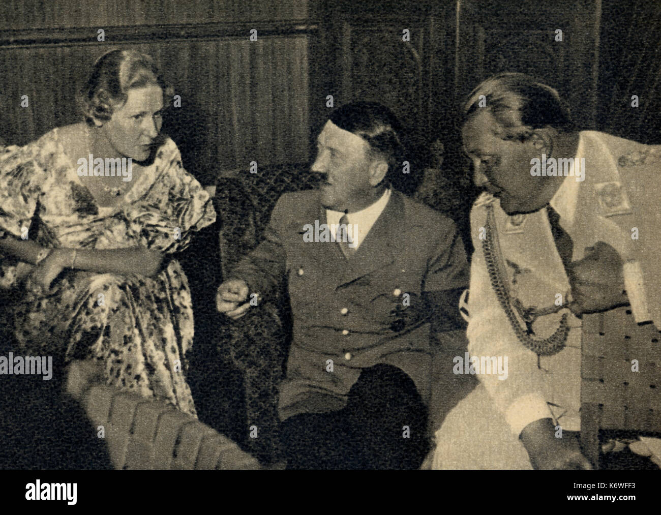 Adolf Hitler avec le Maréchal Général Hermann Göring et épouse à Wahnfried House, Bayreuth Banque D'Images