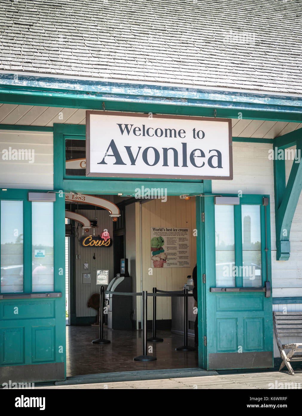 Bienvenue à avonlea signer à l'entrée du bâtiment à Avonlea, î. avonlea est reconnu comme le paramètre de L.M. Montgomery, Anne of Green Gables romans. Banque D'Images