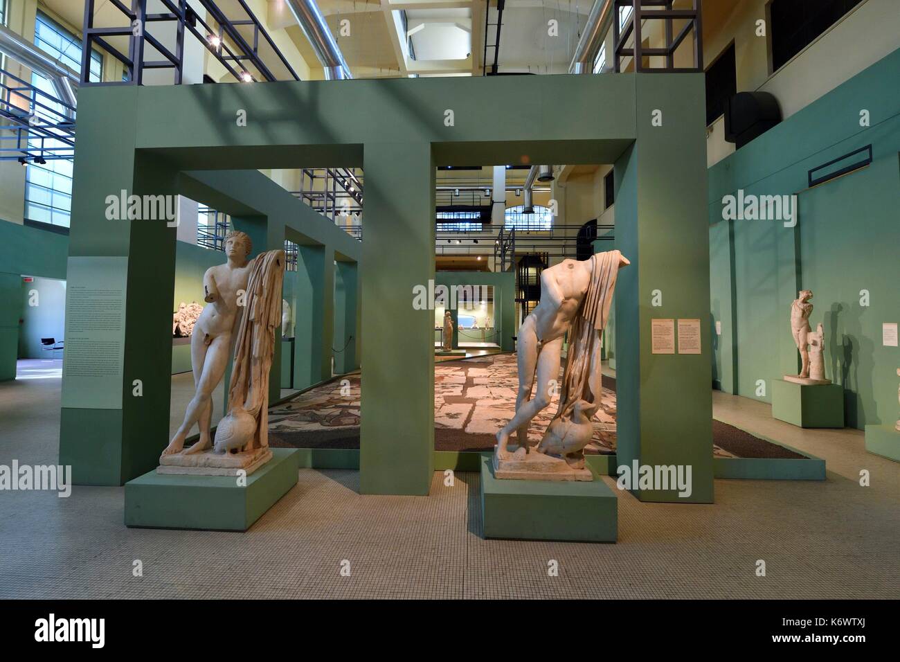 L'Italie, Lazio, Rome, Centrale Montemartini, ancienne centrale électrique thermique, aujourd'hui Musée archéologique Banque D'Images