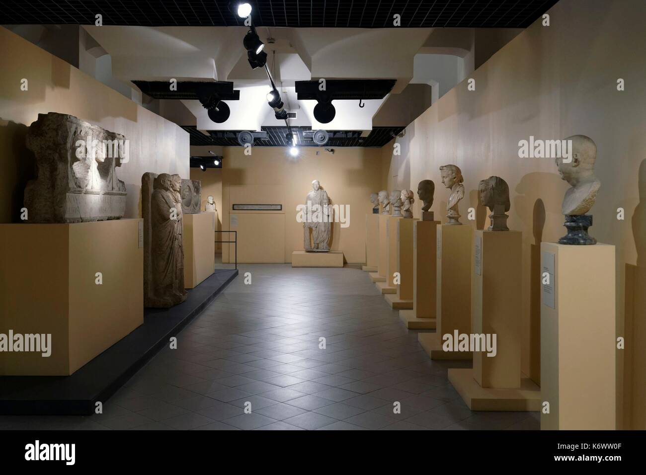 L'Italie, Lazio, Rome, Centrale Montemartini, ancienne centrale électrique thermique, aujourd'hui Musée archéologique Banque D'Images