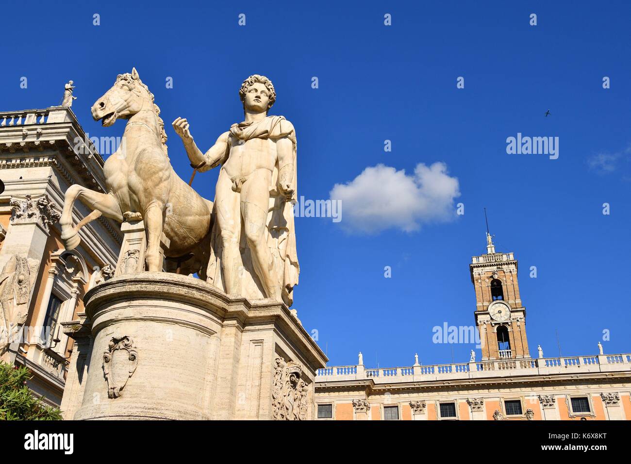 L'Italie, Lazio, Rome, centre historique classé au Patrimoine Mondial de l'UNESCO, la colline du Capitole, statue de la Dioscures, fils de Zeus, Castor et Pollux Banque D'Images