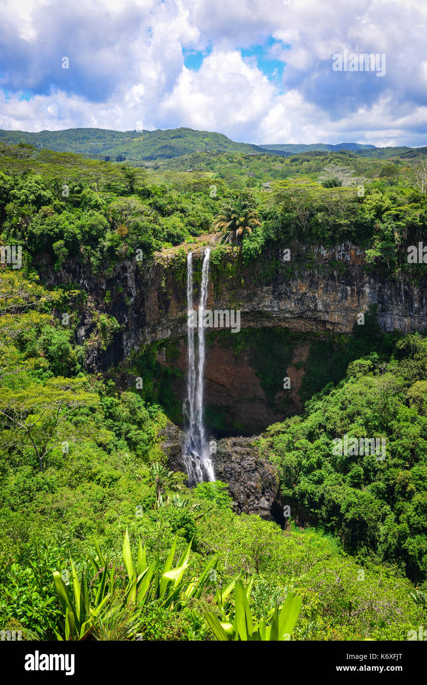 cascade-de-chamarel-l-le-maurice-maurice-une-le-de-l-oc-an-indien