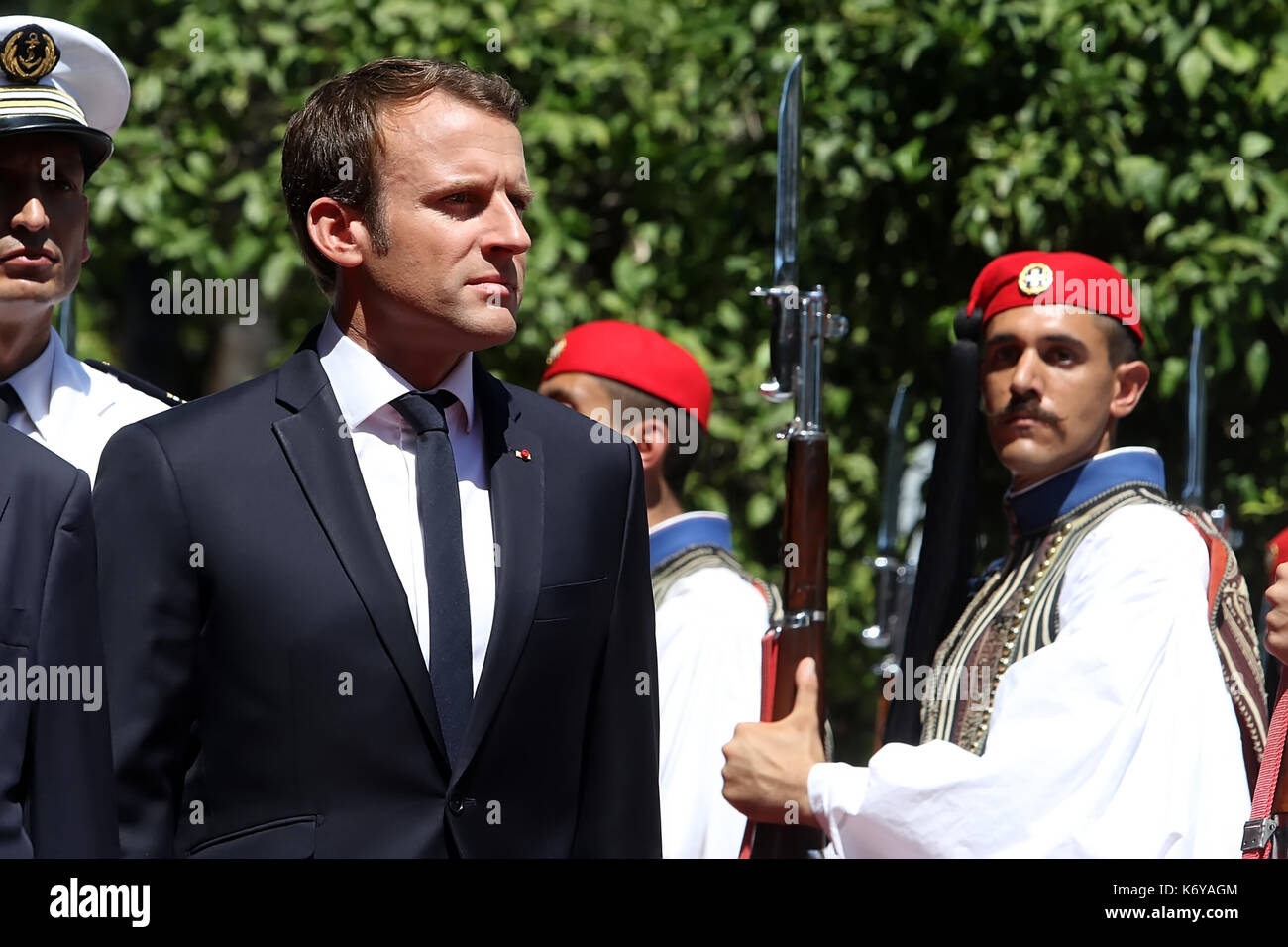Athènes, Grèce - septembre 7, 2017 : le président français Emmanuel Macron avec sa femme Brigitte lors d'une cérémonie de bienvenue au palais présidentiel de Banque D'Images