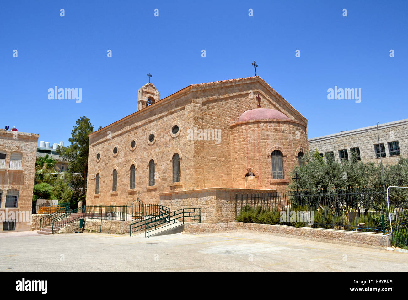 L'église grecque-orthodoxe de saint George à Madaba, Jordanie. Banque D'Images