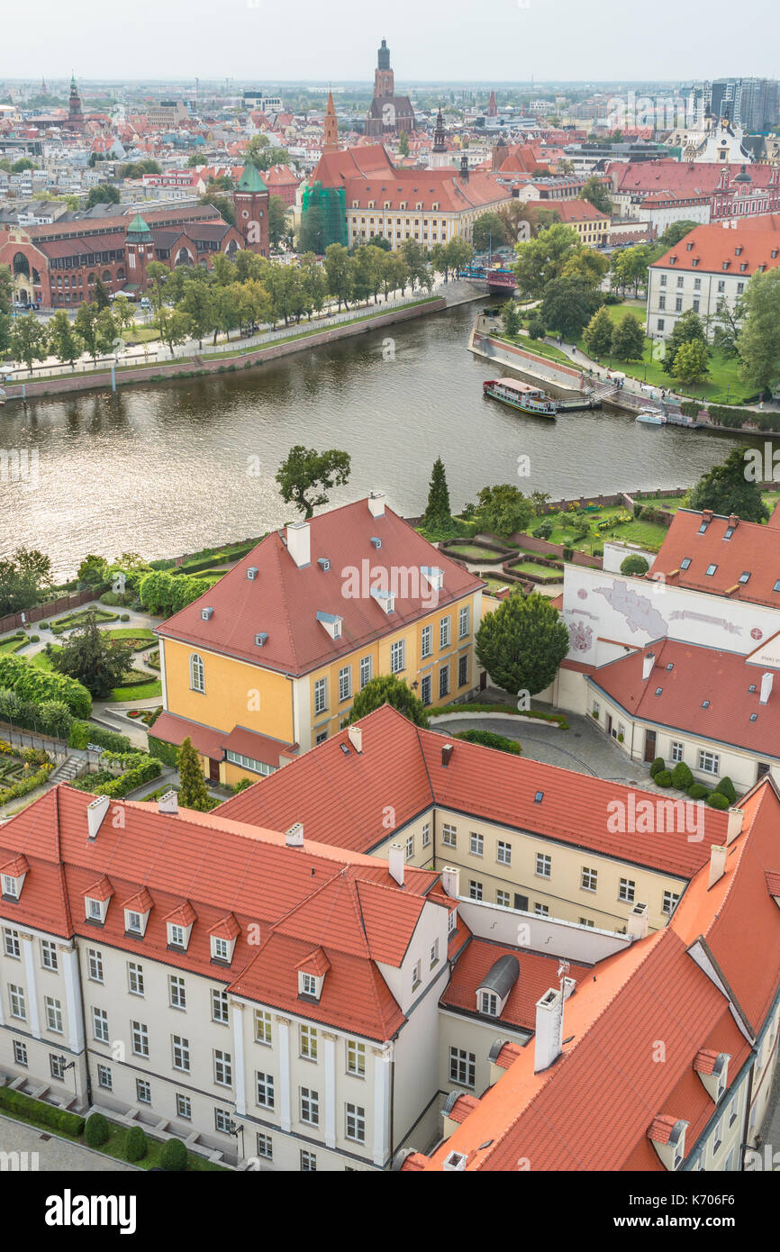 Vue aérienne sur le fleuve Oder et Ostrow Tumski (île de la cathédrale) à Wroclaw en Pologne, 2017 Banque D'Images