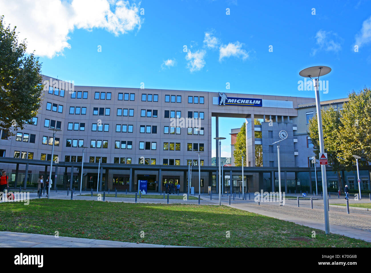 63 CPA N° 18 PNEUMATIQUES MICHELIN USINE CLERMONT-FERRAND MAGASIN DES MOULES