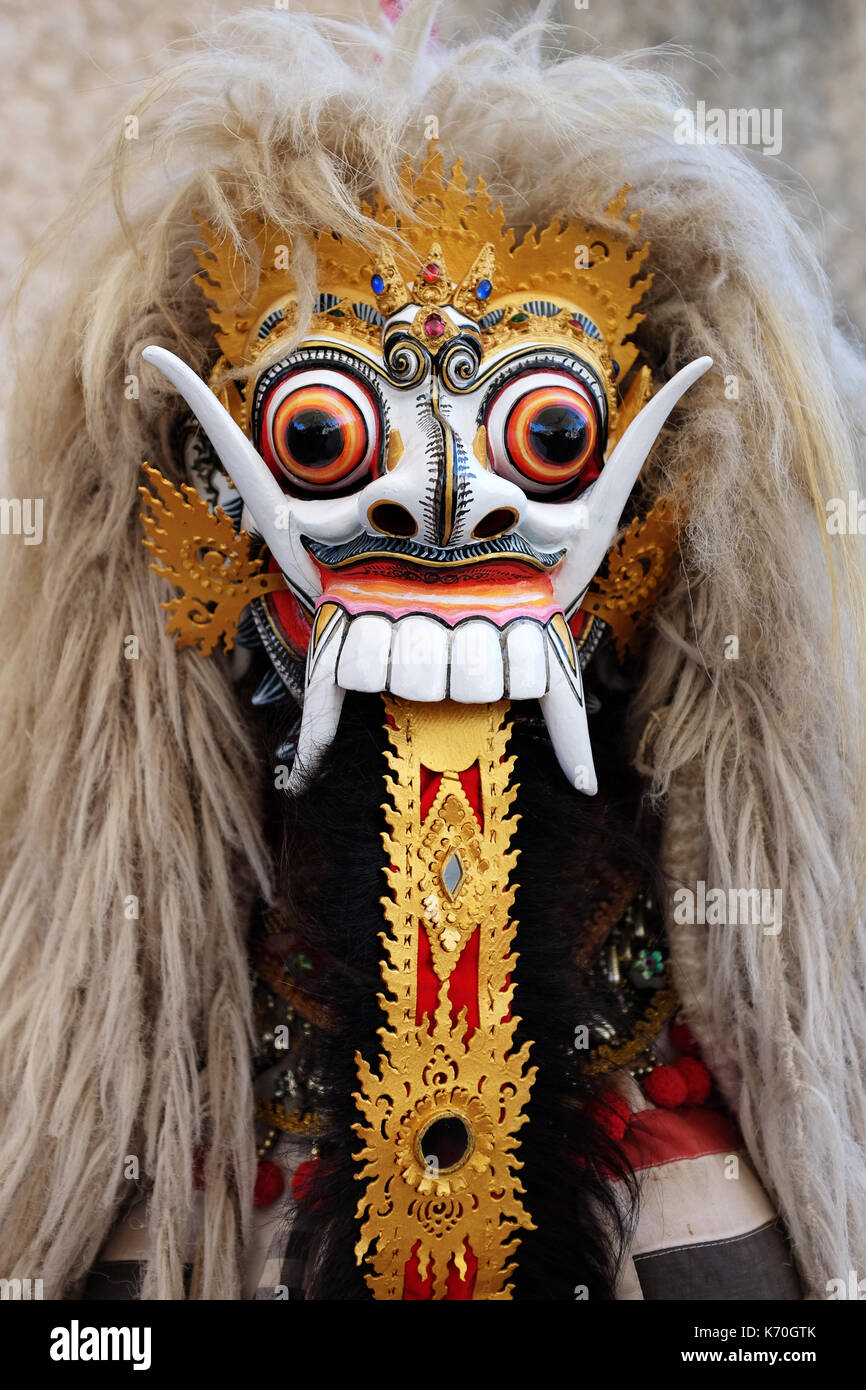 Vue frontale de Barong, personnage de créature de type lion dans la mythologie de Bali, Indonésie Banque D'Images