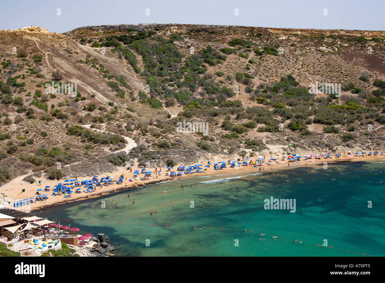 Ghain Tuffieha Beach sur la côte ouest de Malte. Banque D'Images