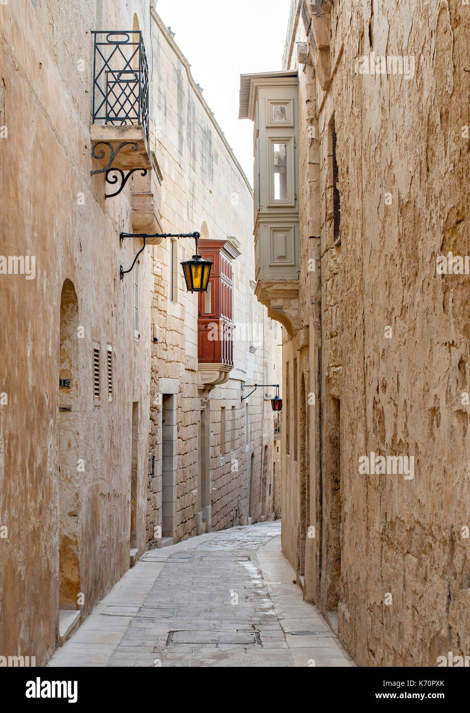 Les rues étroites de la ville fortifiée de Mdina (Città Vecchia ou Città Notabile) à Malte. Banque D'Images
