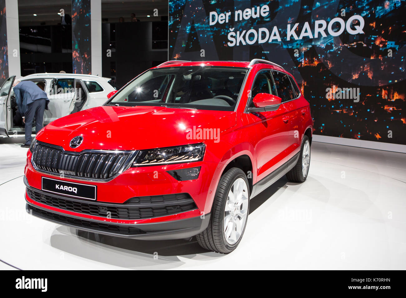 Francfort, Allemagne. 12 septembre 2017. Salon international de l'automobile 2017 (IAA, internationale Automobil-Ausstellung), Journée de la presse: Skoda Karoq, SUV compact. Crédit: Christian Lademann Banque D'Images