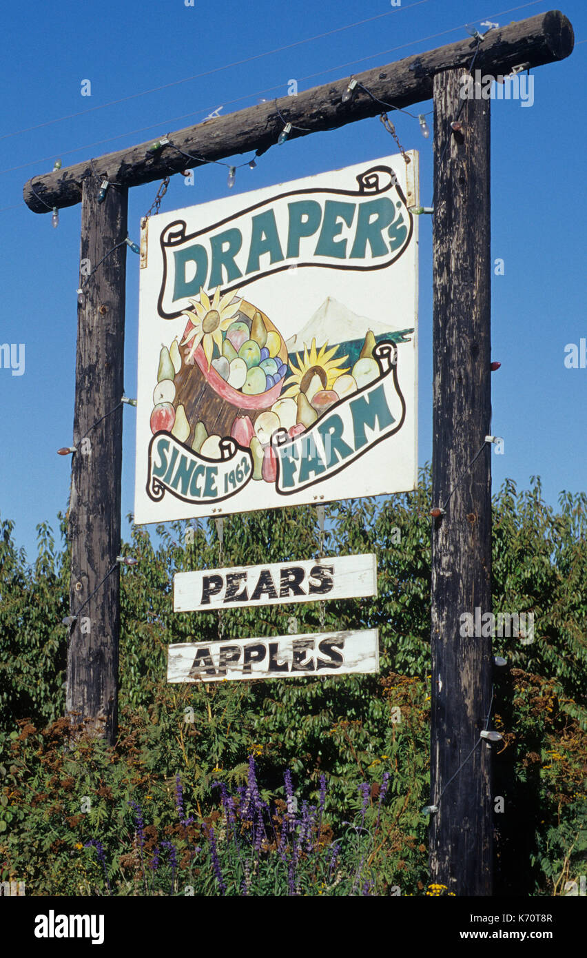 Stand de fruits signe, Hood River Comté (Oregon) Banque D'Images