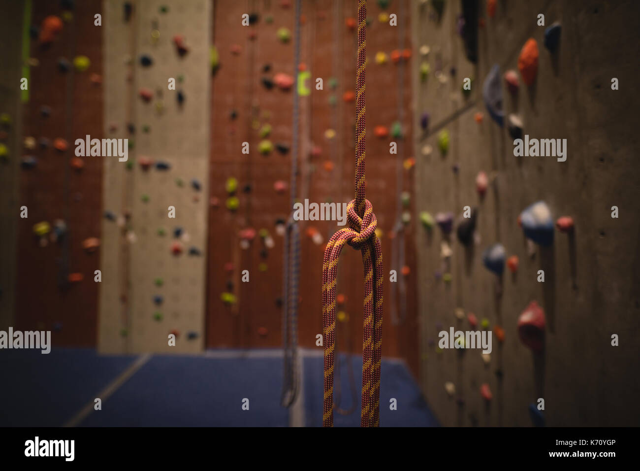 Mur d'escalade suspendu Banque de photographies et d’images à haute
