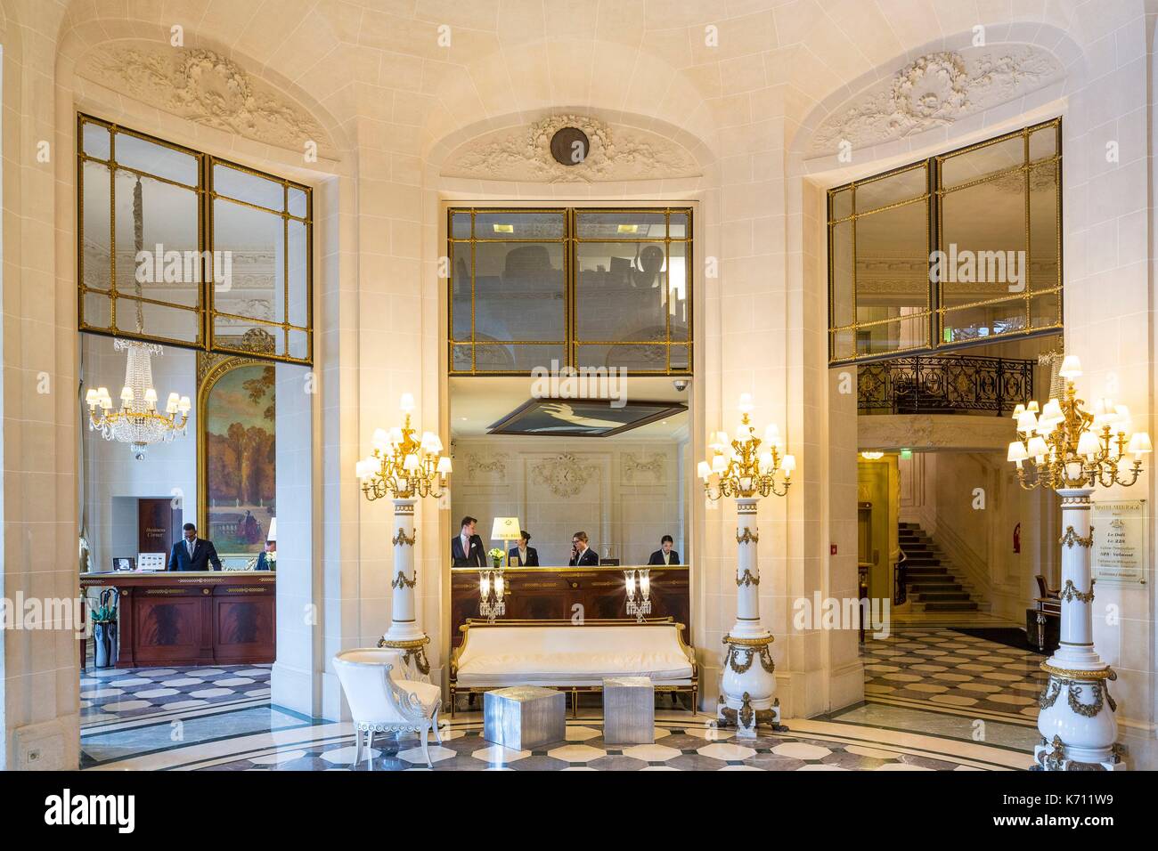 France, Paris, Rue de Rivoli, luxury hotel Le Meurice fondée par Augustin Meurice en 1838 et fréquenté par Jean Cocteau, la reine Victoria, Ernest Hemingway, Pablo Picasso, Banque D'Images