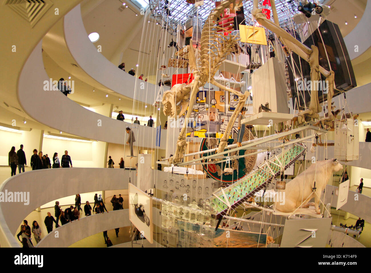 Maurizio Cattelan exposition au Guggenheim Museum de New York Banque D'Images