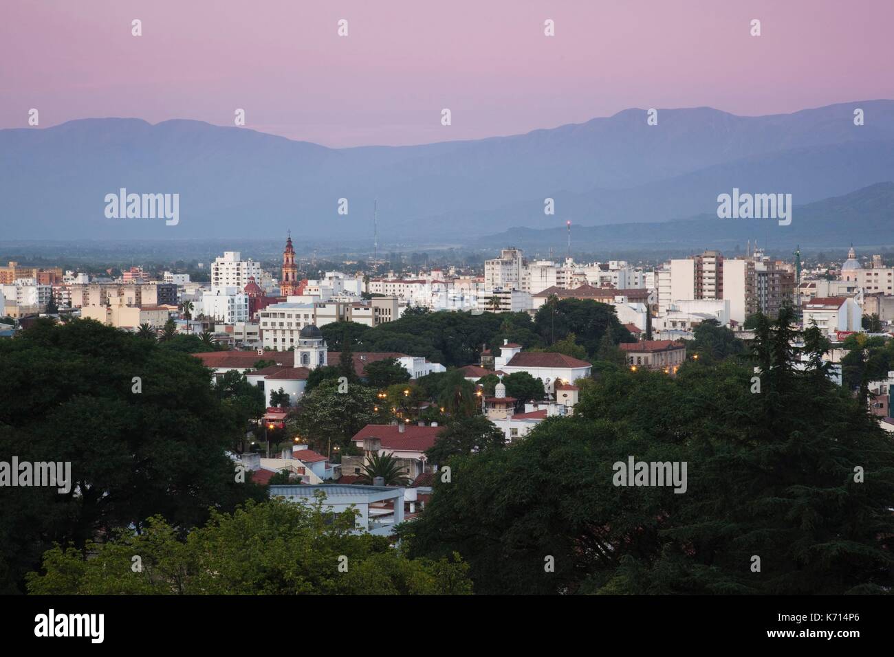 L'Argentine, la province de Salta, Salta, vue depuis l'Est, l'aube Banque D'Images