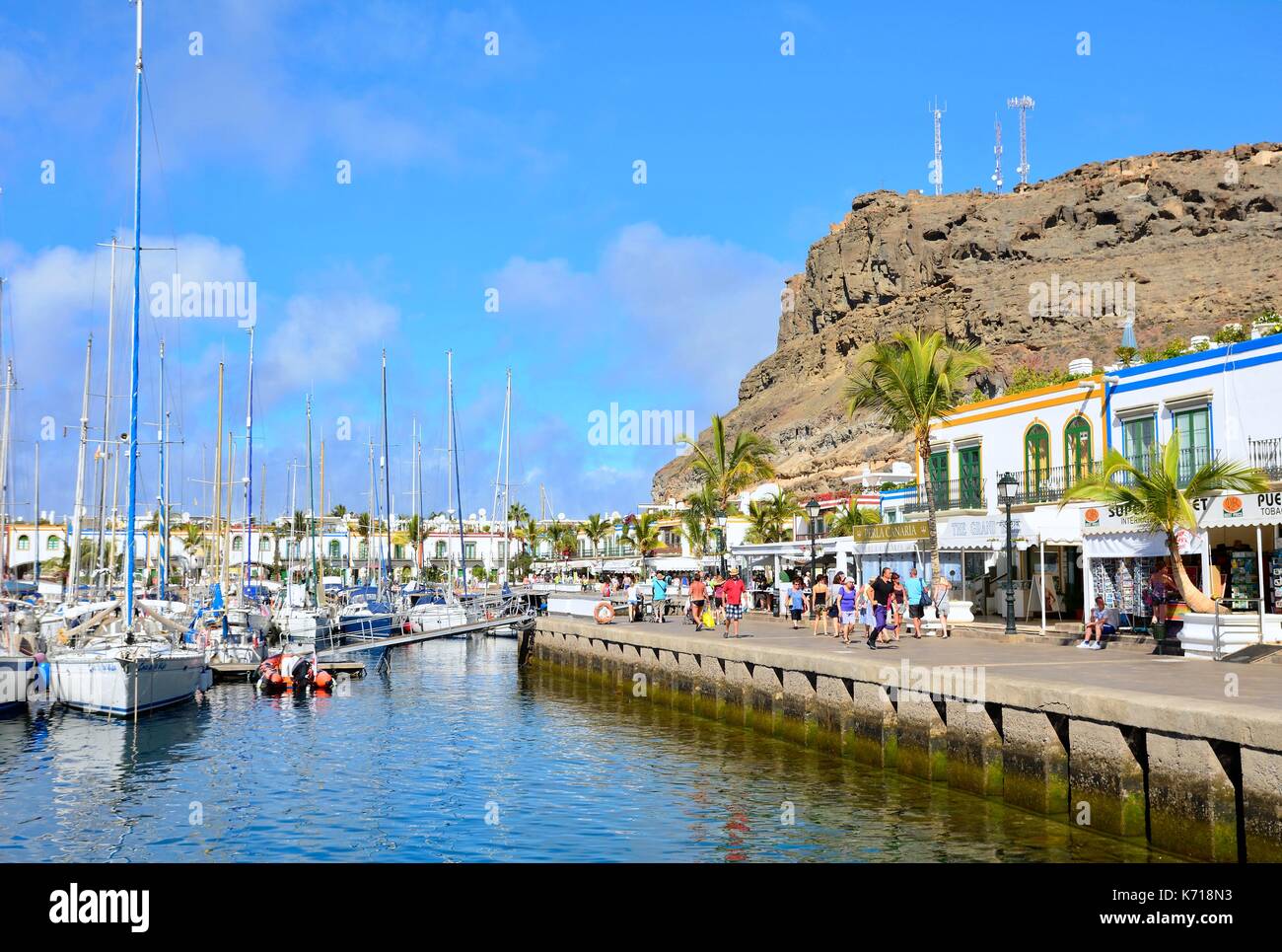Puerto de Mogan, Espagne - 27 septembre 2013 : le port et la promenade de beau village pittoresque romantique Puerto de Mogan sur Gran Canaria sur septembre Banque D'Images