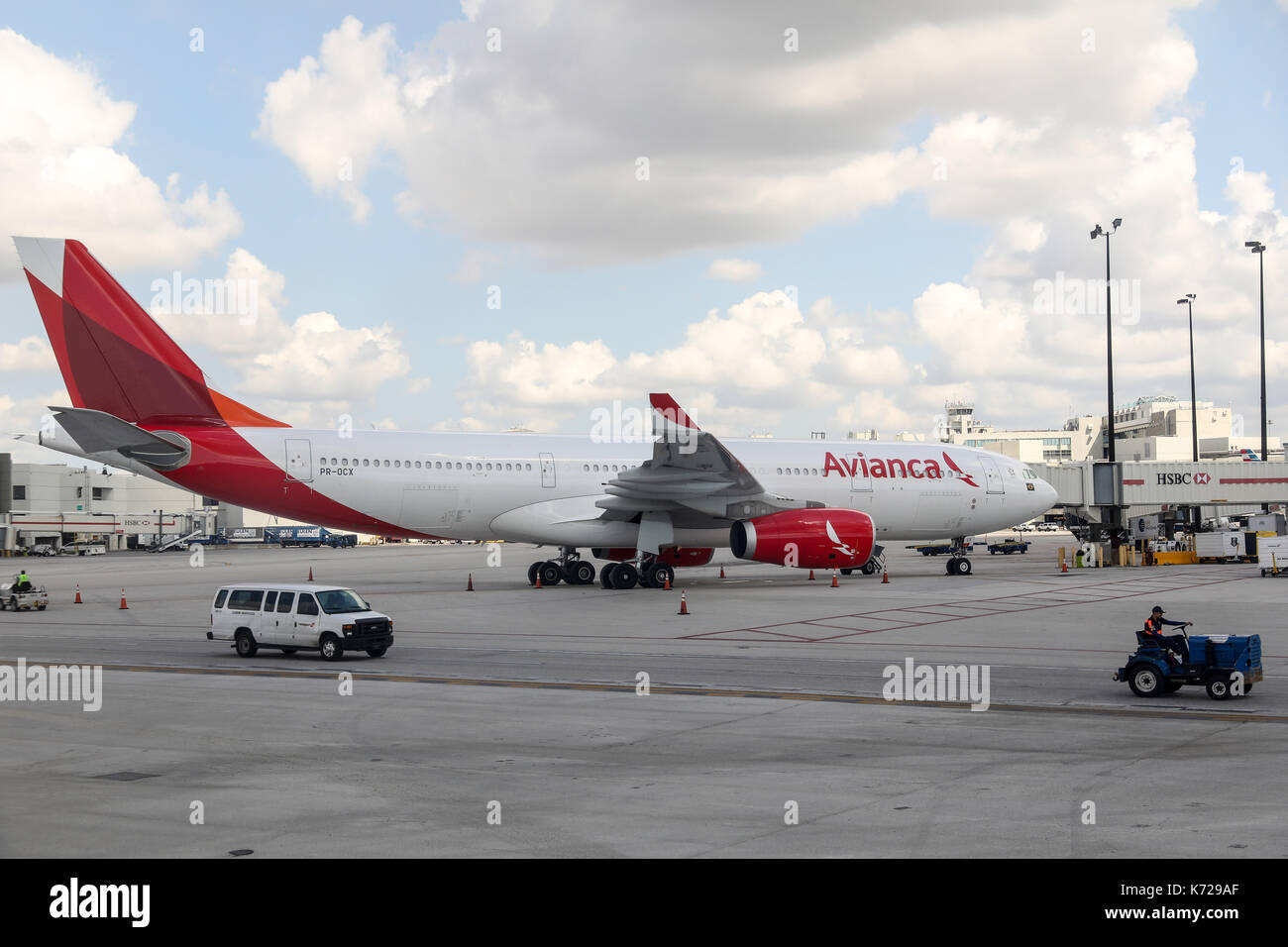 L'avion d'Avianca est vu jeudi 14 à l'aéroport international de Miami en Floride. (PHOTO: WILLIAM VOLCOV/BRÉSIL PHOTO PRESSE) Banque D'Images