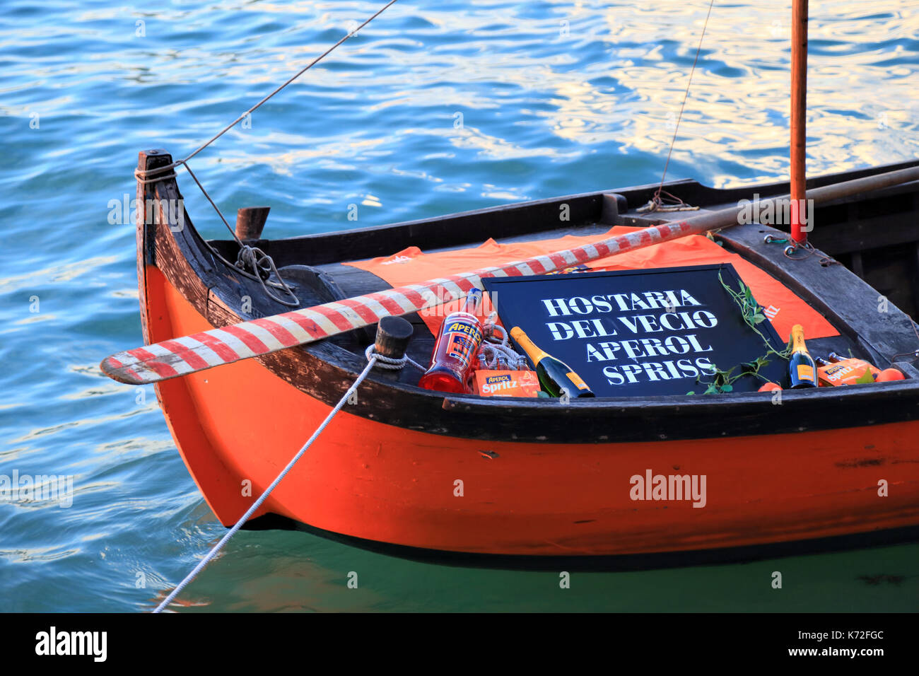 Gondole Aperol Spritz, Giudecca Banque D'Images