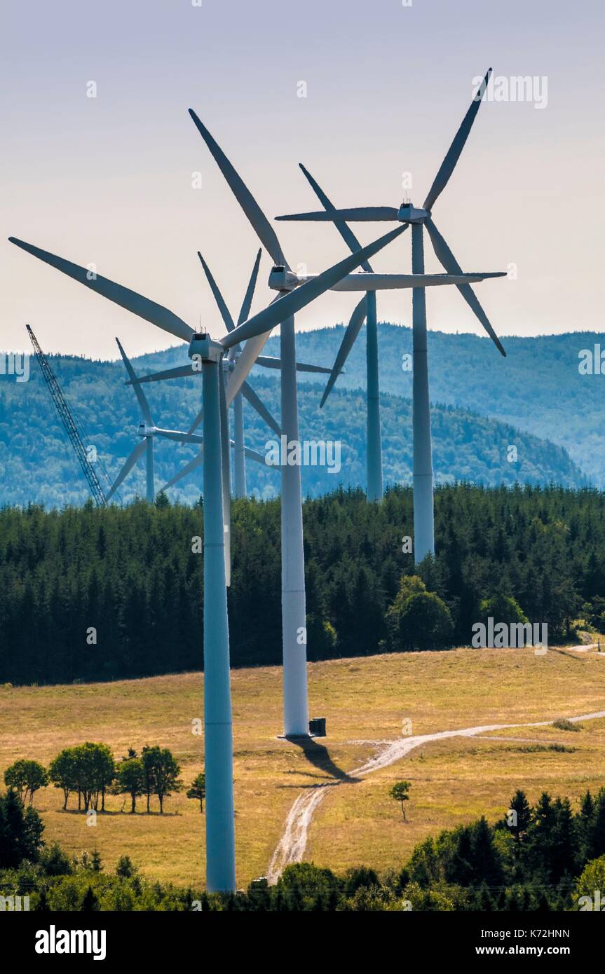 Le Canada, la province de Québec, GaspŽsie, Cap-Chat, Le Nordais wind farm  a une centaine d'éoliennes Eole y compris, les plus hautes du monde de l' éolienne verticale (110 m), un vestige de