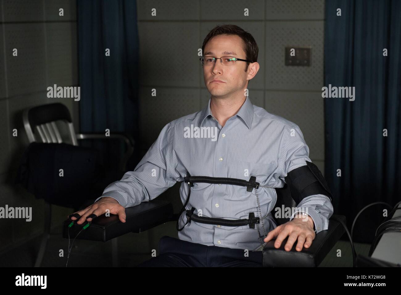 Snowden Year ; 2016 Usa / Allemagne Directeur : Oliver Stone Joseph Gordon-Levitt Photo : Jürgen Olczyk. Il est interdit de reproduire la photographie hors contexte de la promotion du film. Il doit être crédité à la Société de film et/ou au photographe assigné par ou autorisé par/autorisé sur l'appareil par la Société de film. Réservé À Un Usage Éditorial. La photo 12 n'accorde pas de droits de publicité aux personnes représentées. Banque D'Images