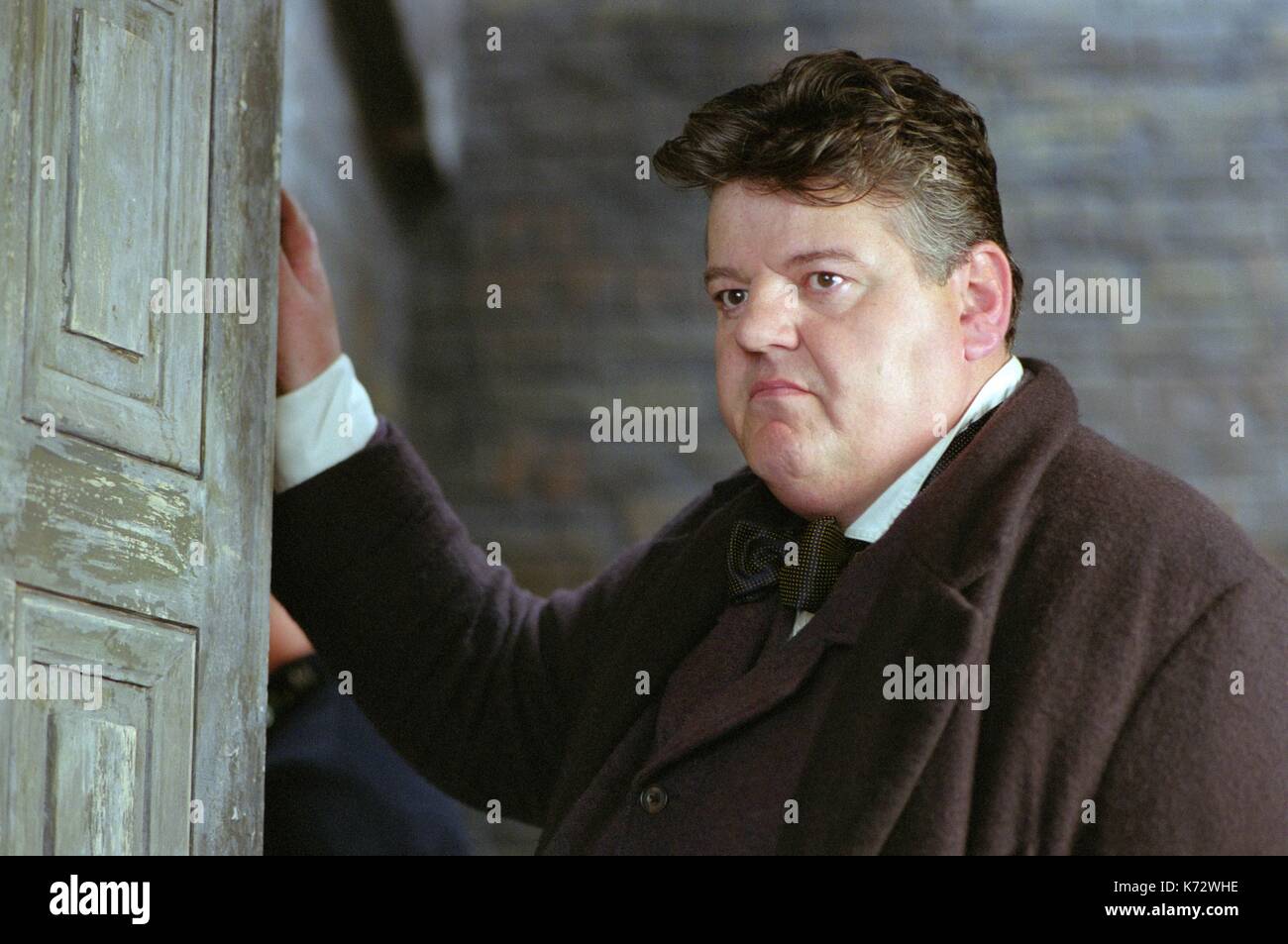 De L'Enfer Année : 2001 Usa / Uk Directeur : Albert Hughes Allen Hughes Robbie Coltrane Photo: Jurgen Vollmer. Il est interdit de reproduire la photographie hors contexte de la promotion du film. Il doit être crédité à la Société de film et/ou au photographe assigné par ou autorisé par/autorisé sur l'appareil par la Société de film. Réservé À Un Usage Éditorial. La photo 12 n'accorde pas de droits de publicité aux personnes représentées. Banque D'Images