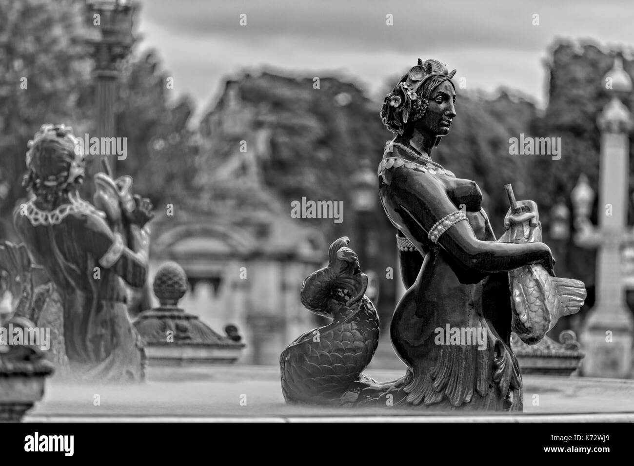 Près de la Fontaine des Mers Place de la Concorde à Paris, France Banque D'Images