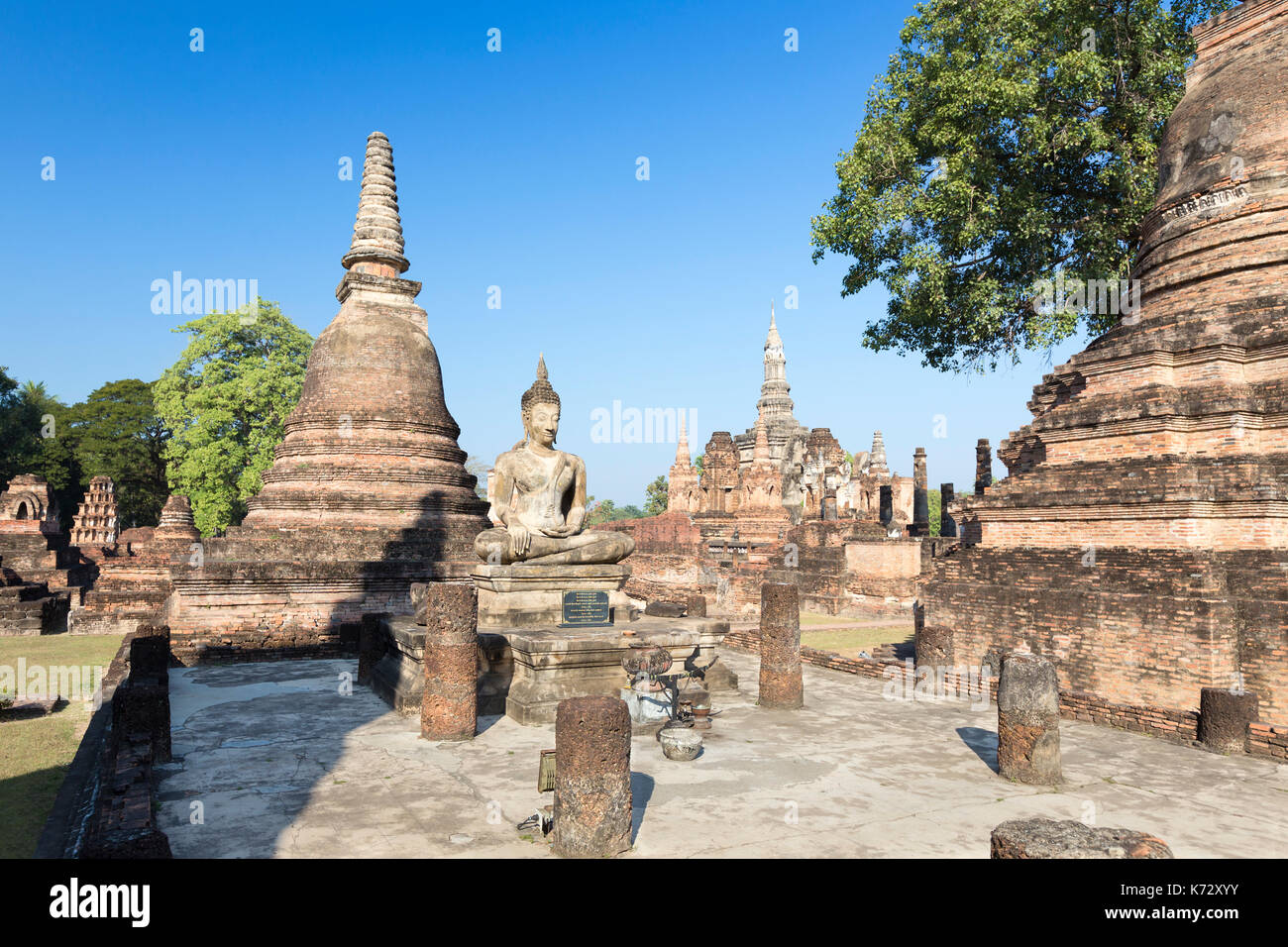 Les ruines du Wat Mahathat, parc historique de Sukhothaï, Sukhothai, Thaïlande Banque D'Images
