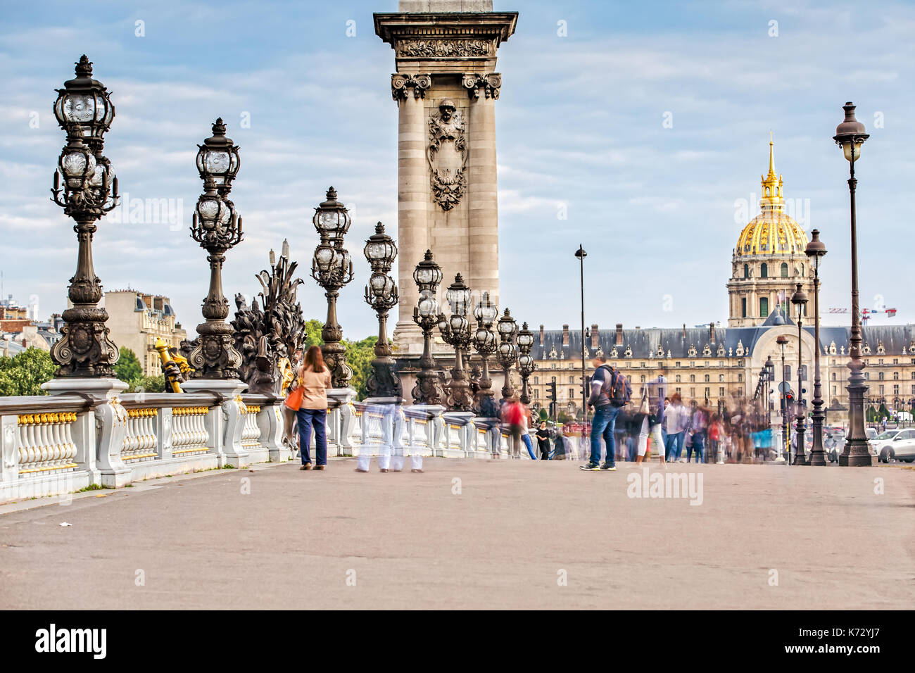 Le Pont Alexandre III et l'Hôtel des Invalides Banque D'Images