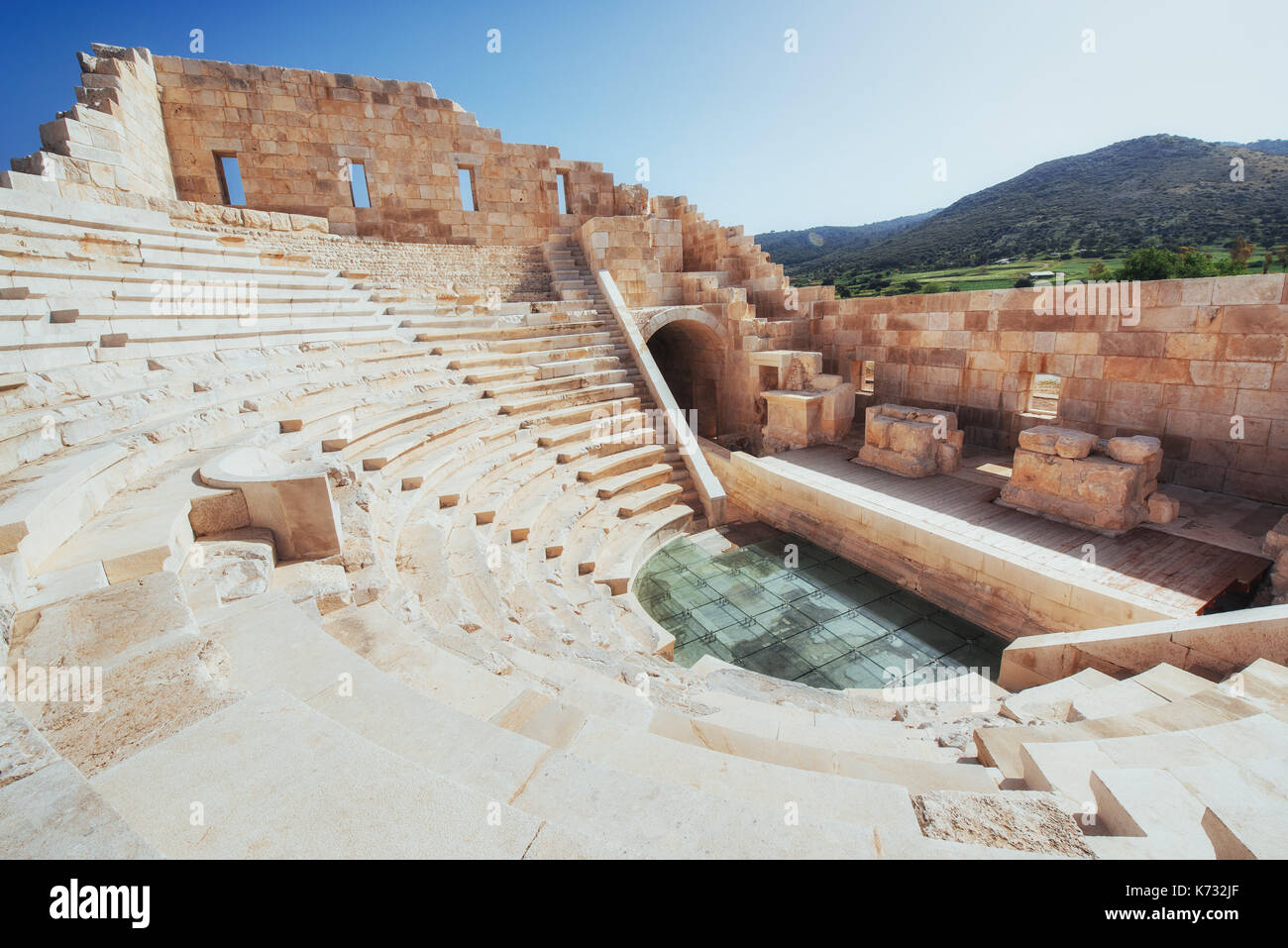 Les ruines de l'ancien amphithéâtre en Turquie. Banque D'Images