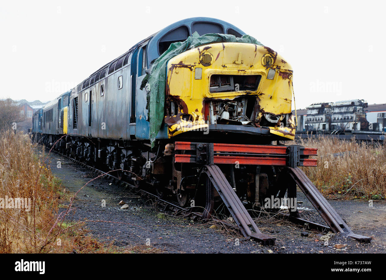 La classe 40 avec dommages nez à Swindon travaux de génie dans les années 1980 Banque D'Images