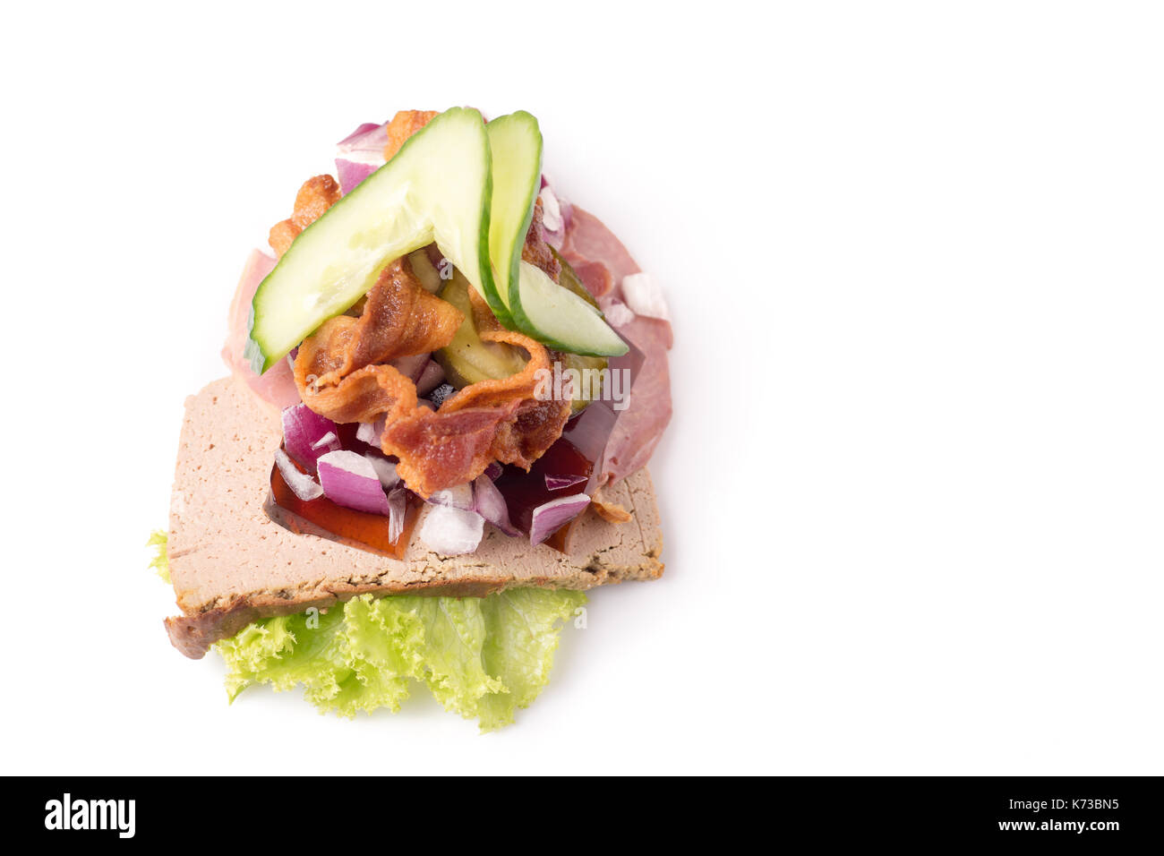 Des spécialités danoises et des plats nationaux, de haute qualité.le sandwich ouvert très célèbre morceau de butterbread du vétérinaire appelé midnight snack consistin Banque D'Images