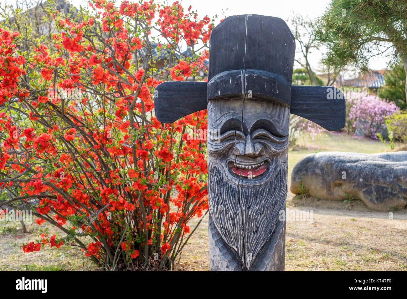 La Corée du Nord, la province de Gyeongsang, Andong Hahoe, Village Historique (UNESCO World Heritage site) fondée au 14e-15e siècles reflète la culture confucéenne aristocratique de la dynastie Joseon (1392-1910) ; totem ou jangseung Banque D'Images