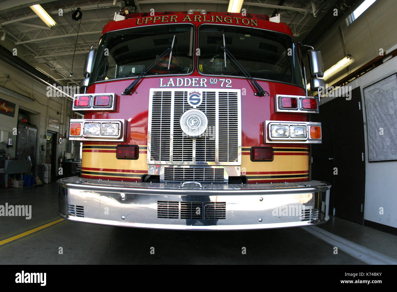Camions de pompiers en alerte à la caserne de pompiers Upper Arlington, Ohio Banque D'Images