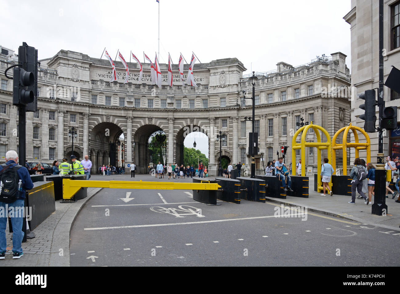 De nouvelles barrières de sécurité, Londres, Angleterre. Banque D'Images