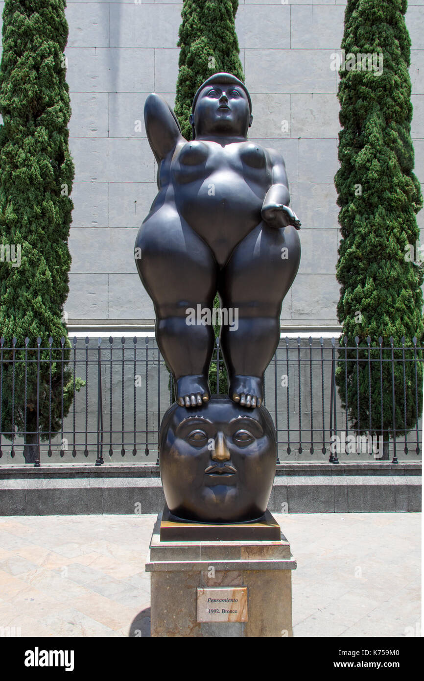 Pensamiento ou pensée sculpture, Botero Plaza, Medellin, Colombie Banque D'Images